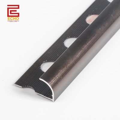 Đám tường màu nâu đậm Băng cạnh dải hoàn thiện nhôm Băng cạnh tròn 2,5m